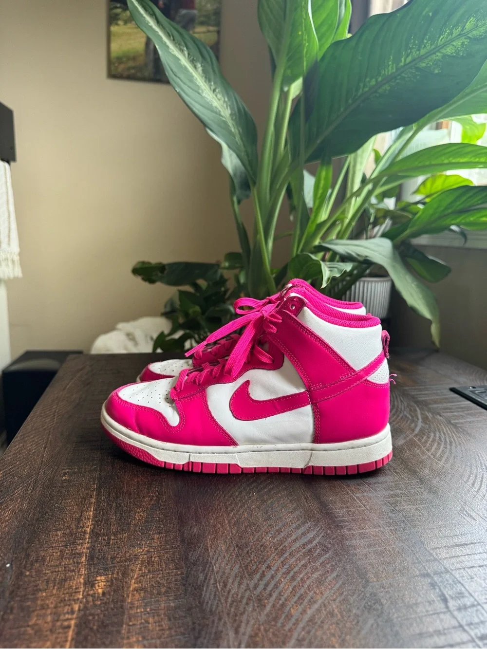 Nike bold pink